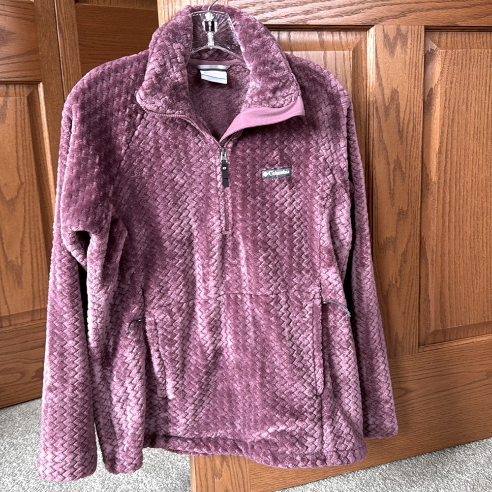 Columbia soft fleece half zip pullover top. Size S. Great condition.